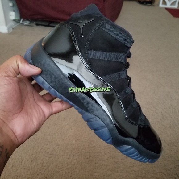 cap and gown 11s for sale